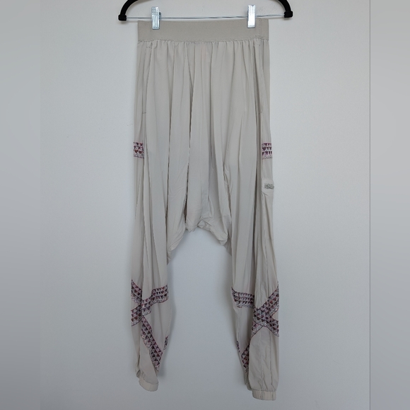 Free People Movement Harem Jogger Pants Tribal Print Applique Hippie Sz XS - Picture 2 of 16
